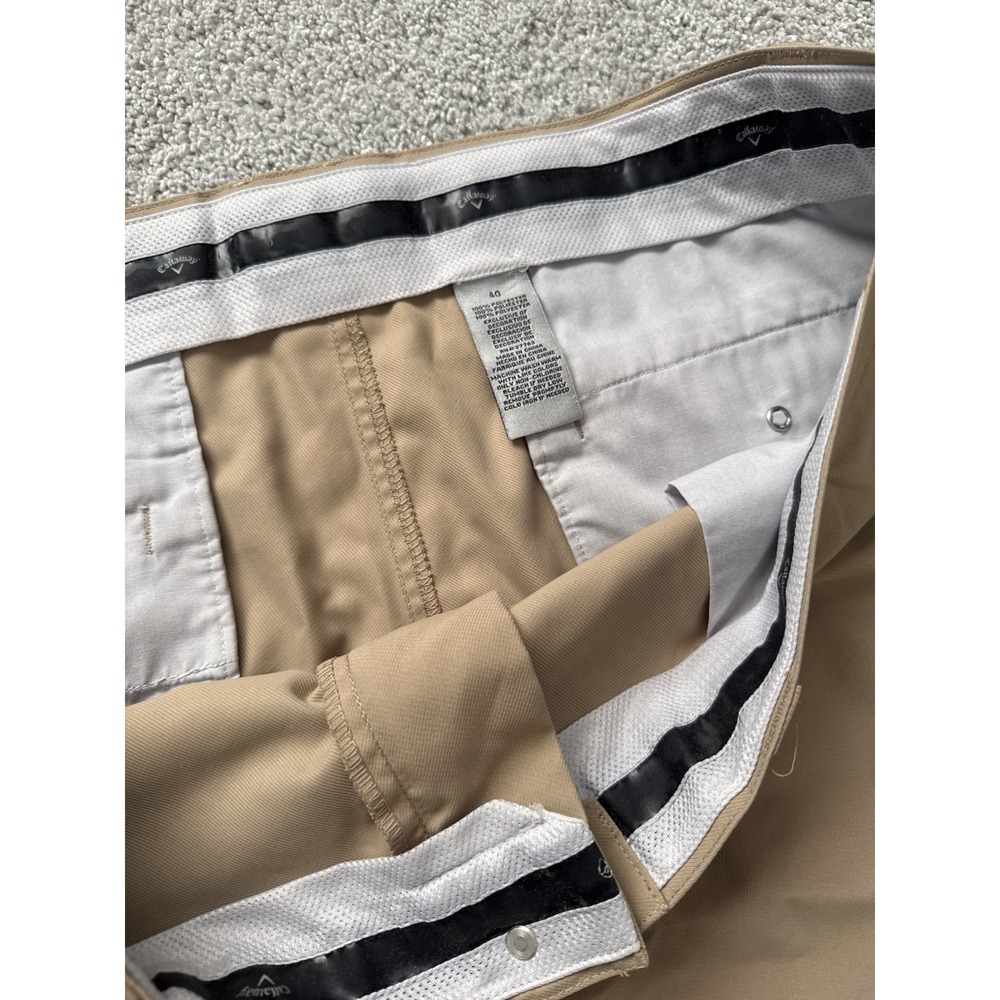 Callaway Mens Khaki Tan Golf Cargo Shorts Size 40 Performance Gripper Waistband - Picture 3 of 5